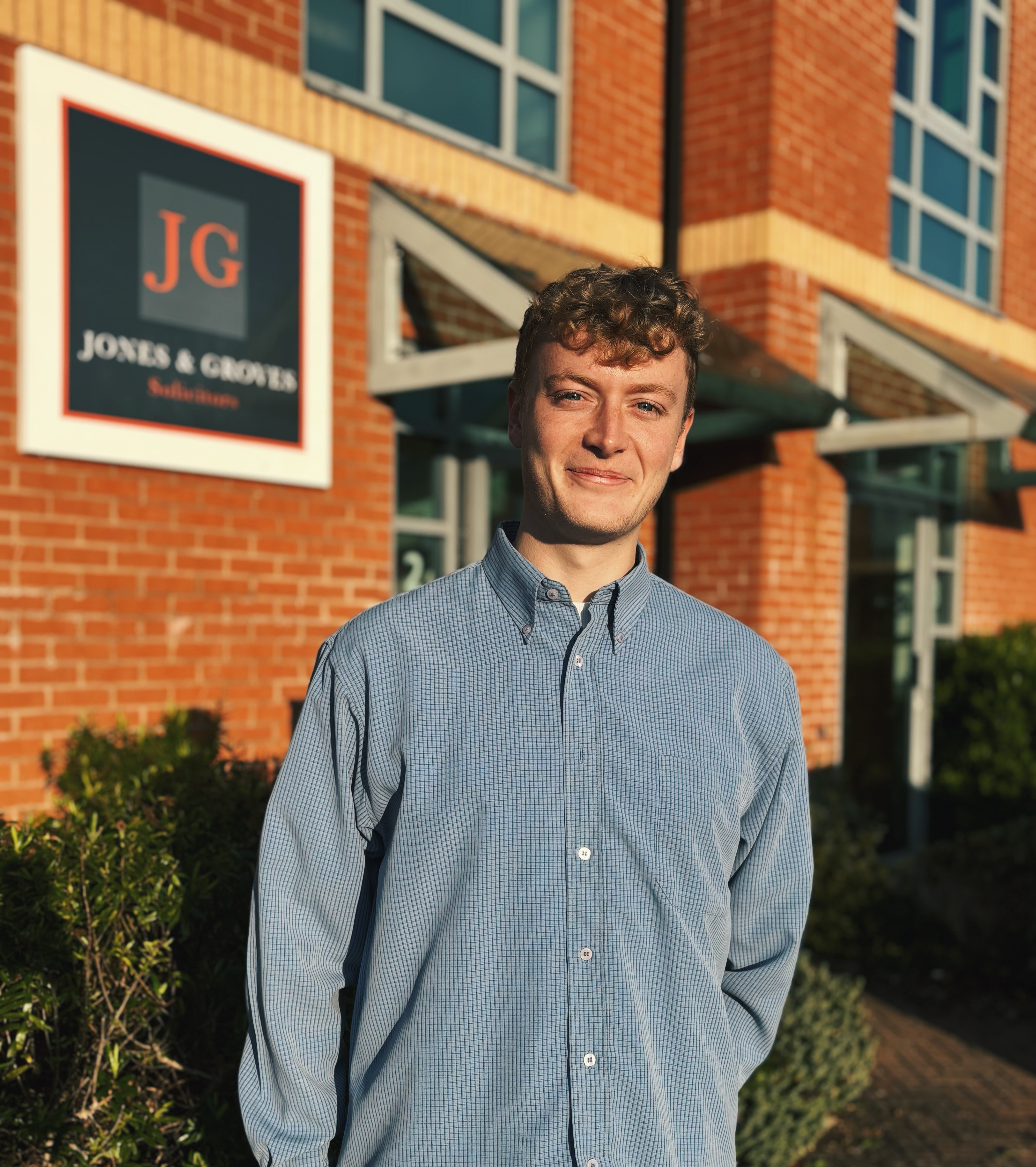 Fred-Groves Fred Groves : Paralegal, Property and Transactions
